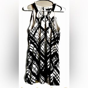 Like new black and white patterned tunic / WHBM / S